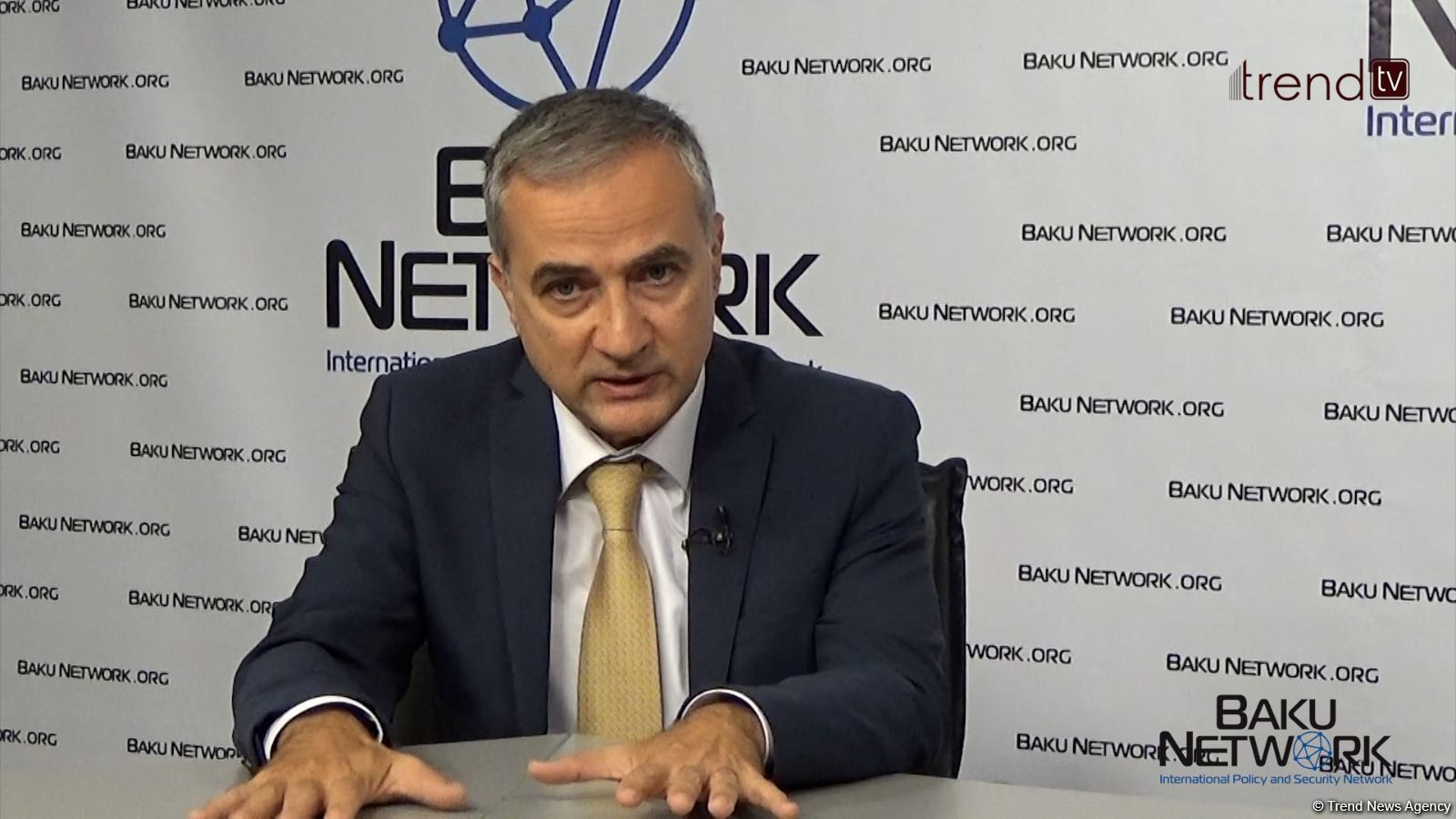 Ermənilər tarixi düşmənçilik barədə öz miflərinə əsir düşüblər - Fərid Şəfiyev "Tofiq Abbasovla dialoq" verilişində (FOTO/VİDEO)