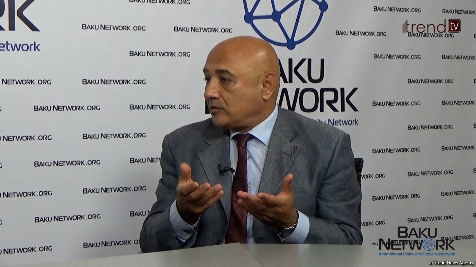 Ermənilər tarixi düşmənçilik barədə öz miflərinə əsir düşüblər - Fərid Şəfiyev "Tofiq Abbasovla dialoq" verilişində (FOTO/VİDEO)
