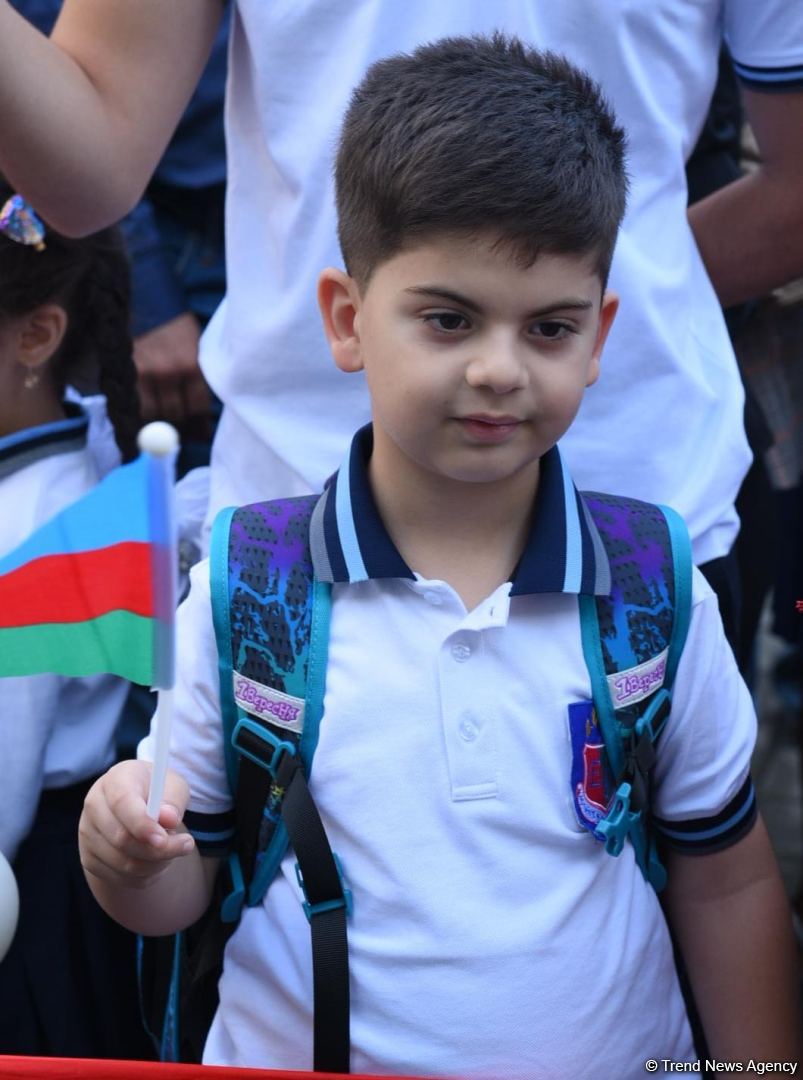 Bu gün Azərbaycanda Bilik Günüdür (FOTO)
