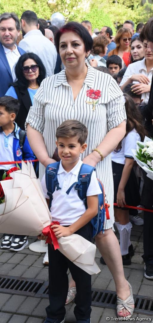Bu gün Azərbaycanda Bilik Günüdür (FOTO)