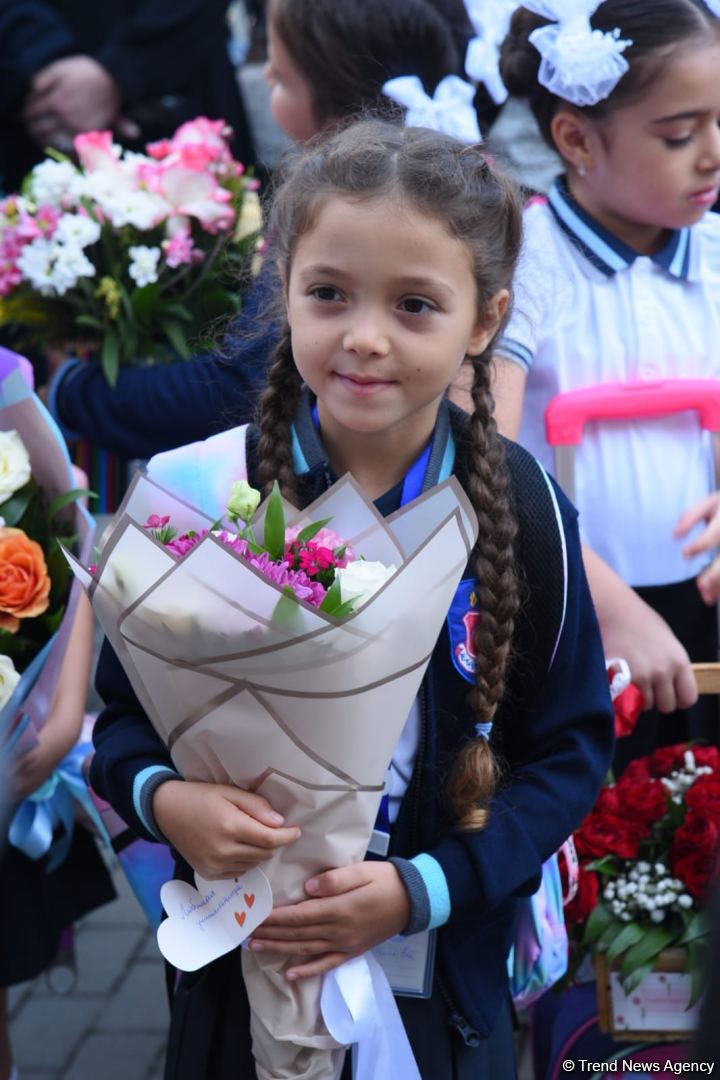 Bu gün Azərbaycanda Bilik Günüdür (FOTO)
