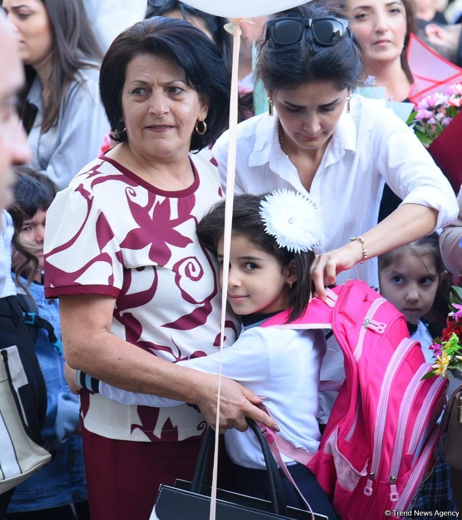 Bu gün Azərbaycanda Bilik Günüdür (FOTO)