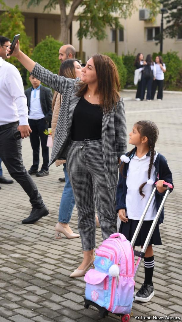 Bu gün Azərbaycanda Bilik Günüdür (FOTO)