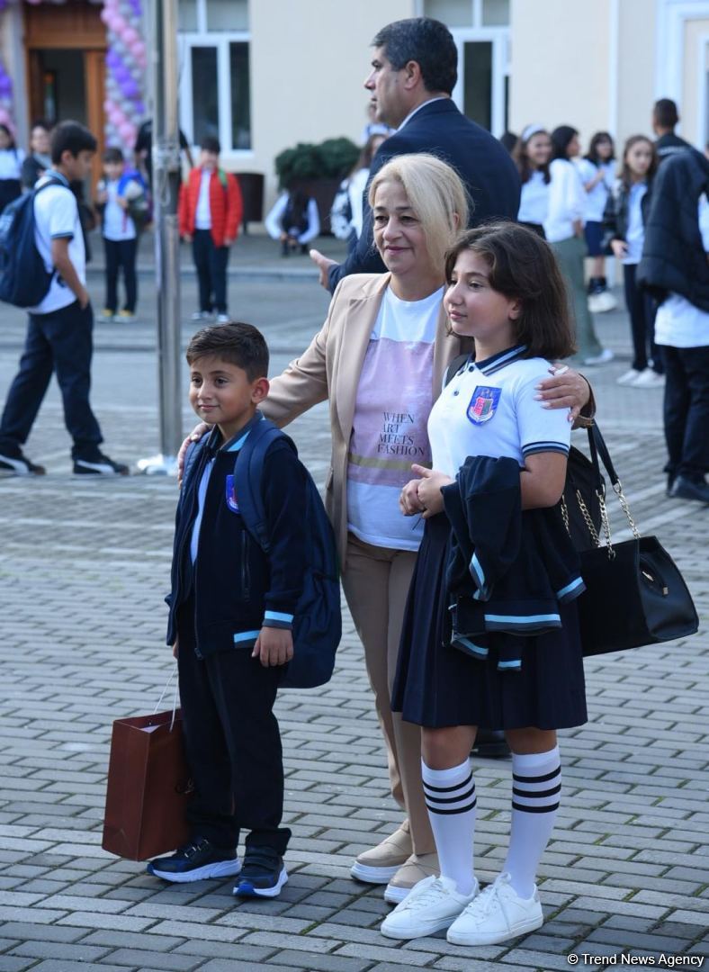 Bu gün Azərbaycanda Bilik Günüdür (FOTO)
