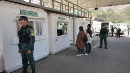 Aralarında Rusiya və Ermənistan vətəndaşları olan daha 79 nəfər Qarabağı tərk edib (FOTO)