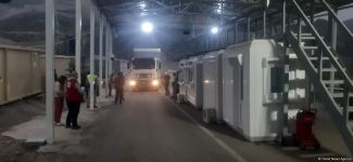 BQXK-nin Xankəndinə aparılan yardımı Laçın postunda belə yoxlanıldı (FOTO/VİDEO)