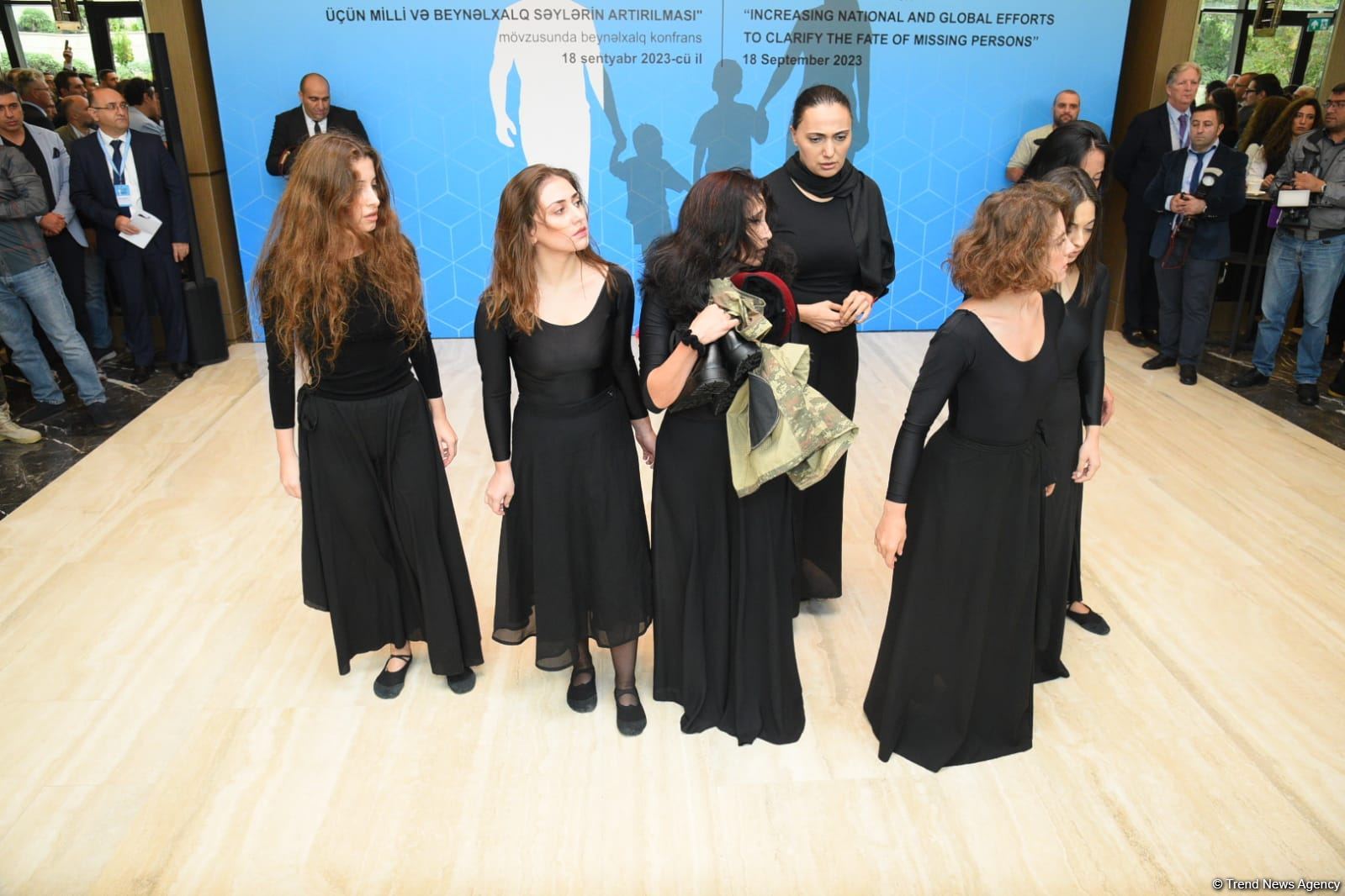 Bakıda itkin düşmüş şəxslərlə bağlı beynəlxalq tədbir keçirilir (FOTO) (YENİLƏNİB)