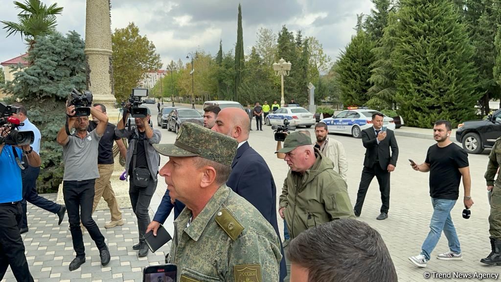 Qarabağın erməni sakinlərinin nümayəndələri ilə Yevlaxda görüş keçirilib (FOTO/VİDEO)