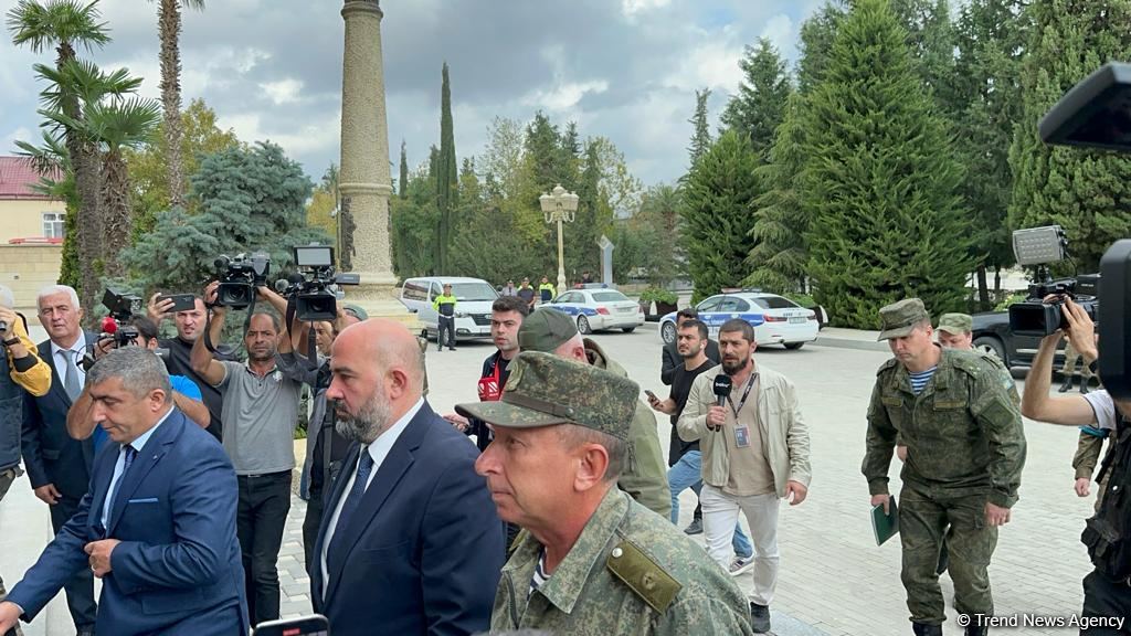 Qarabağın erməni sakinlərinin nümayəndələri ilə Yevlaxda görüş keçirilib (FOTO/VİDEO)