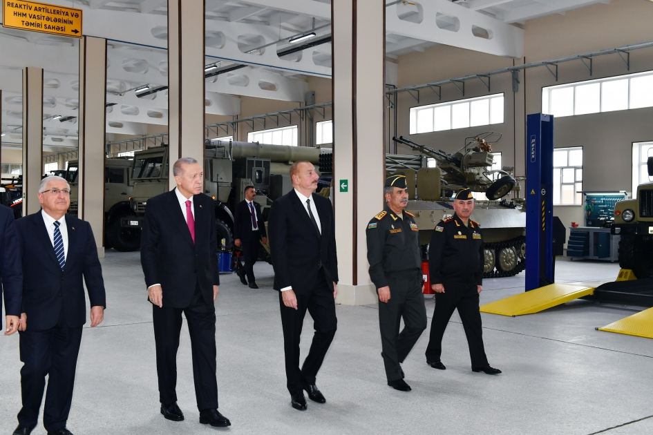 Azərbaycan və Türkiyə prezidentləri Naxçıvan Bərpa-istehsalat hərbi kompleksinin açılışında iştirak ediblər (YENİLƏNİB) (FOTO)