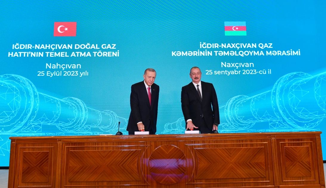 Prezident İlham Əliyev və Rəcəb Tayyib Ərdoğan İğdır-Naxçıvan qaz kəmərinin təməlqoyma mərasimində iştirak ediblər (YENİLƏNİB)  (FOTO/VİDEO)