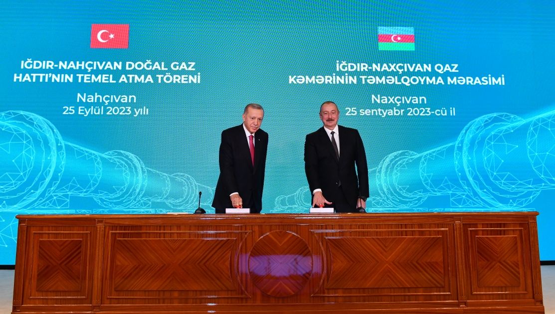 Prezident İlham Əliyev və Rəcəb Tayyib Ərdoğan İğdır-Naxçıvan qaz kəmərinin təməlqoyma mərasimində iştirak ediblər (YENİLƏNİB)  (FOTO/VİDEO)