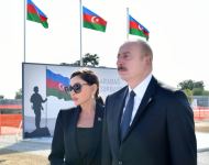 Prezident İlham Əliyev və birinci xanım Mehriban Əliyeva Bakıda inşası davam etdirilən Zəfər parkında olublar (FOTO/VİDEO) (YENİLƏNİB)