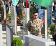 Azərbaycan xalqı qəhrəman şəhidlərini anır (FOTO)