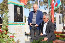 Azərbaycan xalqı qəhrəman şəhidlərini anır (FOTO)