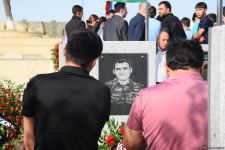 Azərbaycan xalqı qəhrəman şəhidlərini anır (FOTO)