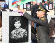 Azərbaycan xalqı qəhrəman şəhidlərini anır (FOTO)