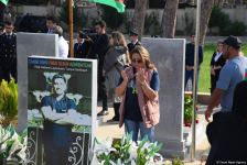 Azərbaycan xalqı qəhrəman şəhidlərini anır (FOTO)