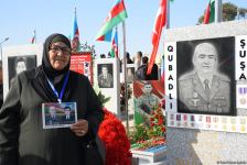 Azərbaycan xalqı qəhrəman şəhidlərini anır (FOTO)