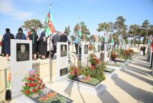 Azərbaycan xalqı qəhrəman şəhidlərini anır (FOTO)