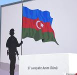 Dövlət və ictimaiyyət nümayəndələri Zəfər parkını ziyarət etməyə davam edir (FOTO)