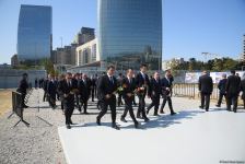 Dövlət və ictimaiyyət nümayəndələri Zəfər parkını ziyarət etməyə davam edir (FOTO)