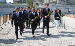 Dövlət və ictimaiyyət nümayəndələri Zəfər parkını ziyarət etməyə davam edir (FOTO)