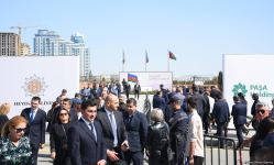 Dövlət və ictimaiyyət nümayəndələri Zəfər parkını ziyarət etməyə davam edir (FOTO)