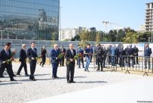 Dövlət və ictimaiyyət nümayəndələri Zəfər parkını ziyarət etməyə davam edir (FOTO)