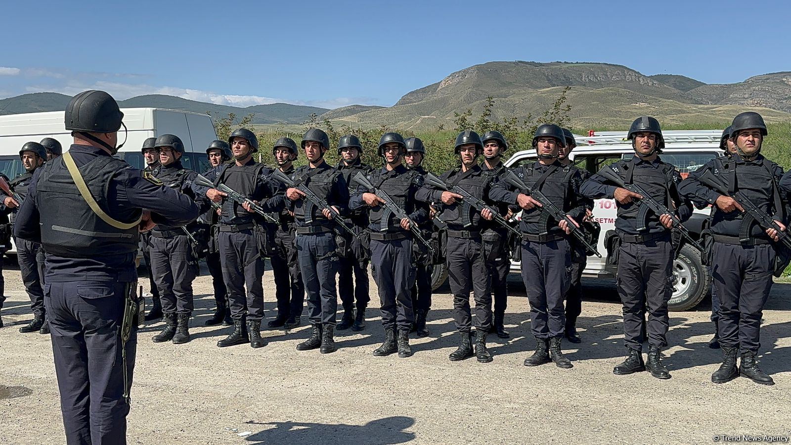 Ağdamda şəhidlərin xatirəsi bir dəqiqəlik sükutla yad edildi (FOTO/VİDEO)