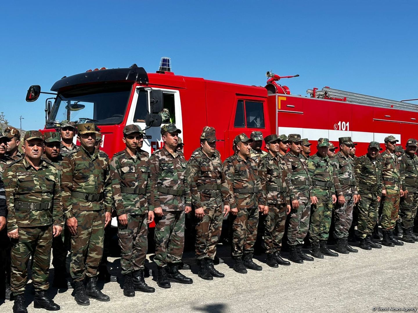 Ağdamda şəhidlərin xatirəsi bir dəqiqəlik sükutla yad edildi (FOTO/VİDEO)