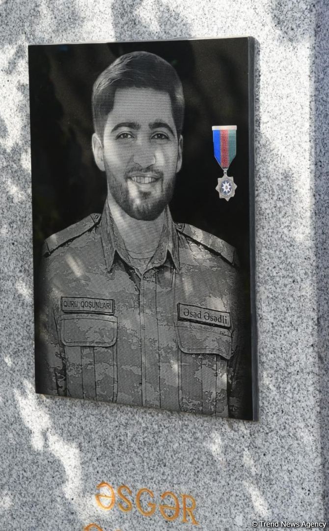 Azərbaycan xalqı qəhrəman şəhidlərini anır (FOTO)