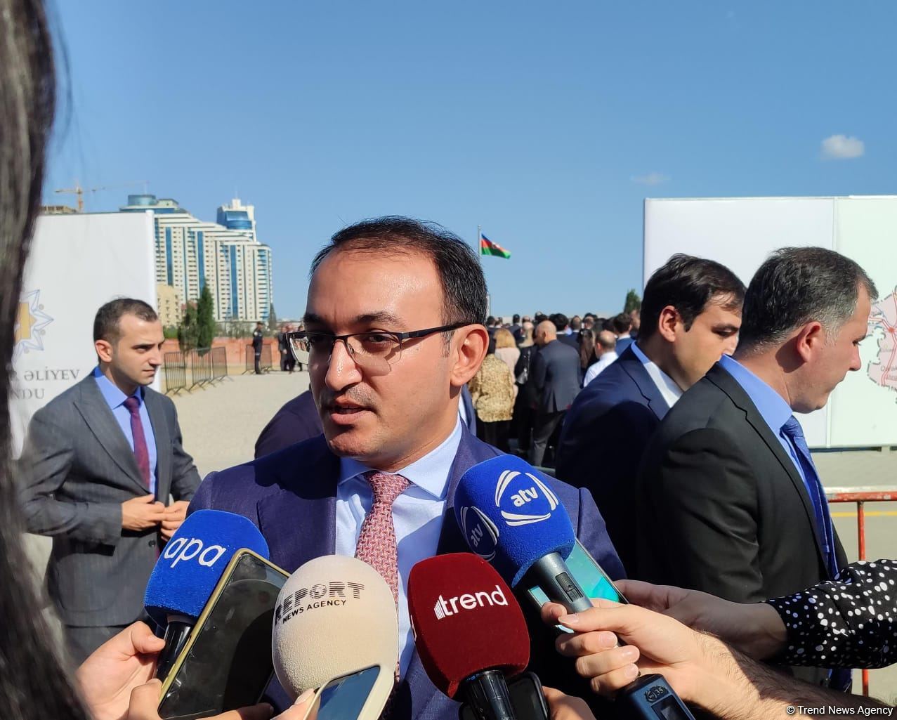 Azərbaycan qanunvericiliyinə uyğun yaşamaq istəyən erməni sakinlər bütün xidmətlərdən yararlana biləcəklər - Ülvi Mehdiyev