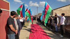 30 il əvvəl Füzulidə itkin düşən hərbçinin nəşi Salyanda dəfn edilib (FOTO/VİDEO)