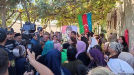 30 il əvvəl Füzulidə itkin düşən hərbçinin nəşi Salyanda dəfn edilib (FOTO/VİDEO)