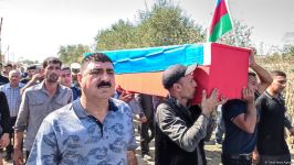 Otuz il əvvəl Füzulidə itkin düşən hərbçinin nəşi Salyana gətirilib - Dəfn edilib (FOTO/VİDEO)