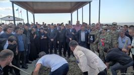 Otuz il əvvəl Füzulidə itkin düşən hərbçinin nəşi Salyana gətirilib - Dəfn edilib (FOTO/VİDEO)