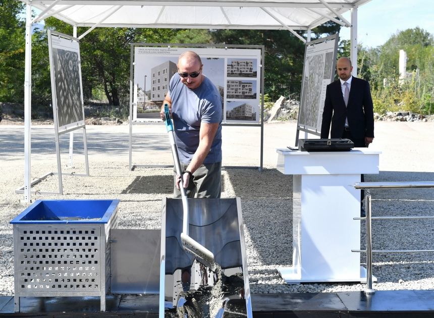 Prezident İlham Əliyev Zəngilan şəhərində 4-cü yaşayış kompleksinin təməlqoyma mərasimində iştirak edib (FOTO/VİDEO) (YENİLƏNİB)