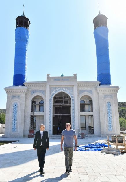 Prezident İlham Əliyev Heydər Əliyev Fondu tərəfindən inşa edilən Zəngilan şəhər məscidində görülən işlərlə tanış olub (FOTO/VİDEO) (YENİLƏNİB)