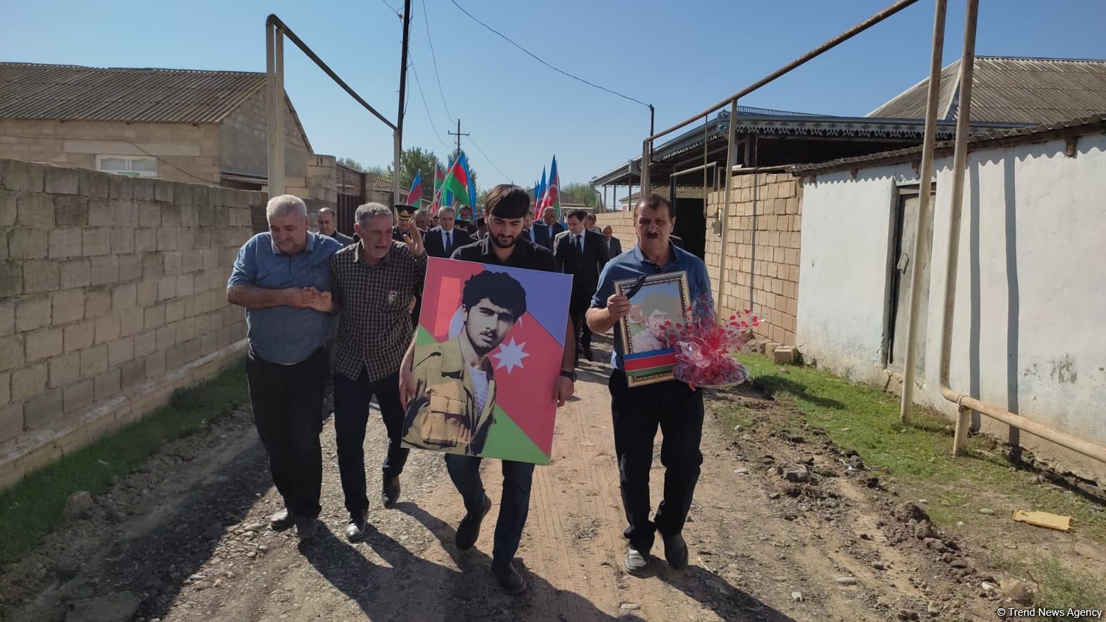 30 il əvvəl Füzulidə itkin düşən hərbçinin nəşi Salyanda dəfn edilib (FOTO/VİDEO)