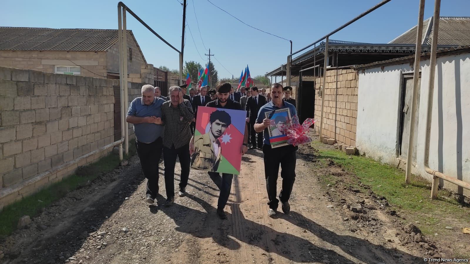30 il əvvəl Füzulidə itkin düşən hərbçinin nəşi Salyanda dəfn edilib (FOTO/VİDEO)