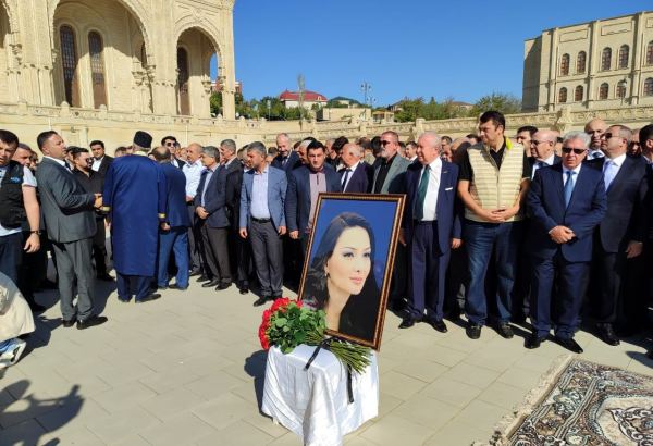 Qənirə Paşayeva ilə vida mərasimi başa çatıb (FOTO/VİDEO) (YENİLƏNİB)