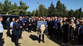 Qənirə Paşayeva dəfn edildi (FOTO/VİDEO) (YENİLƏNİB)