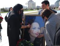 Qənirə Paşayeva ilə vida mərasimi başa çatıb (FOTO/VİDEO) (YENİLƏNİB)