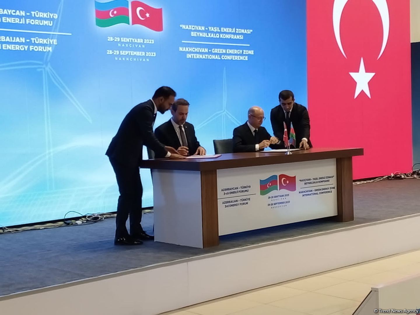 Azərbaycan-Türkiyə 3-cü Enerji Forumunun protokolu imzalandı (FOTO)