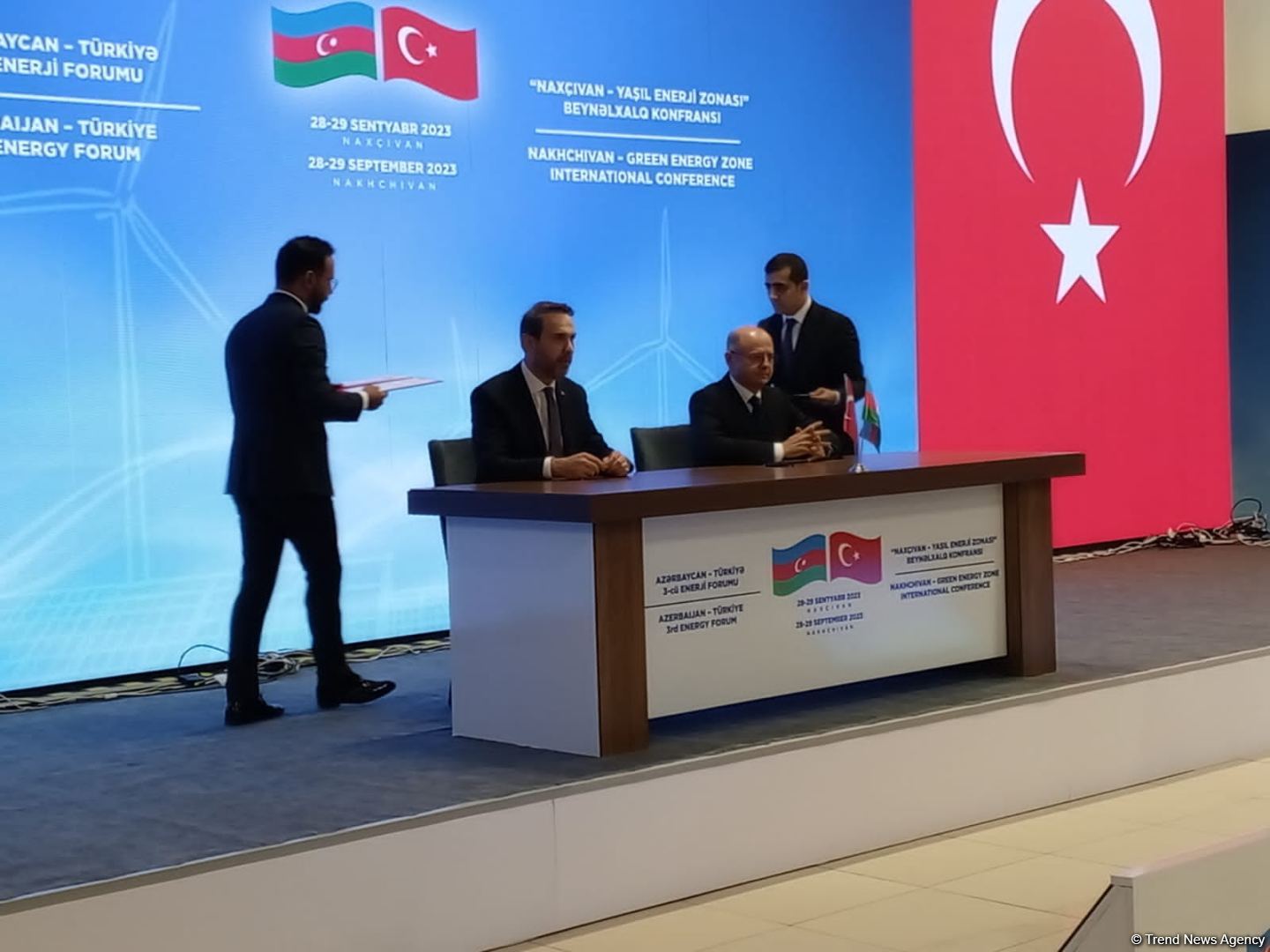 Azərbaycan-Türkiyə 3-cü Enerji Forumunun protokolu imzalandı (FOTO)