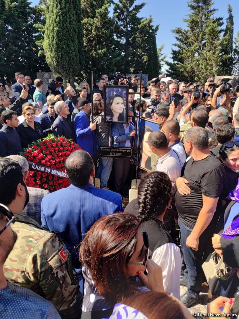 Qənirə Paşayeva dəfn edildi (FOTO/VİDEO) (YENİLƏNİB)