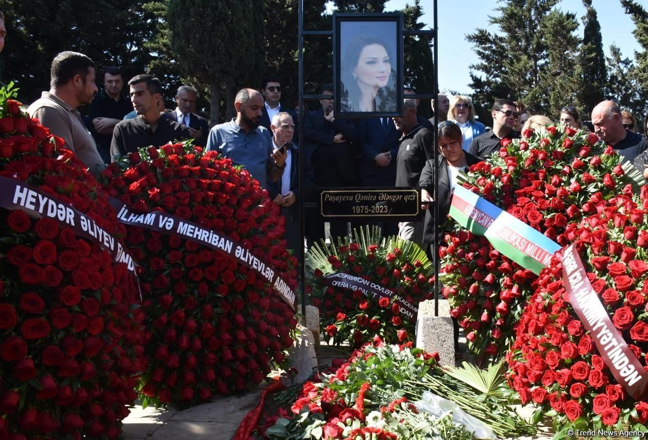 Qənirə Paşayeva dəfn edildi (FOTO/VİDEO) (YENİLƏNİB)