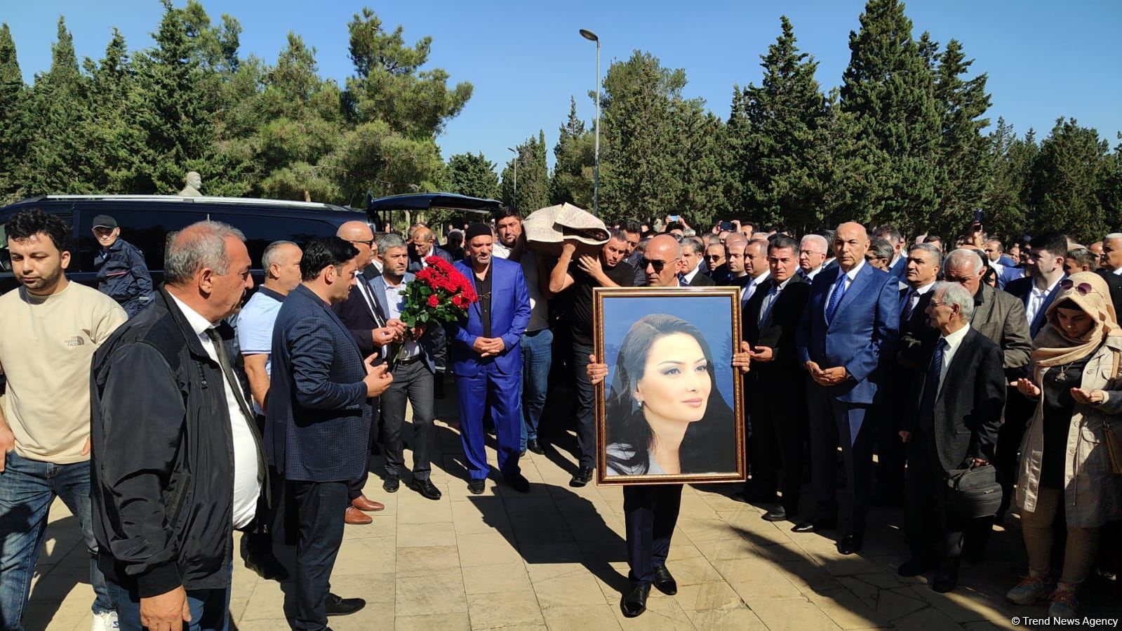 Qənirə Paşayeva dəfn edildi (FOTO/VİDEO) (YENİLƏNİB)