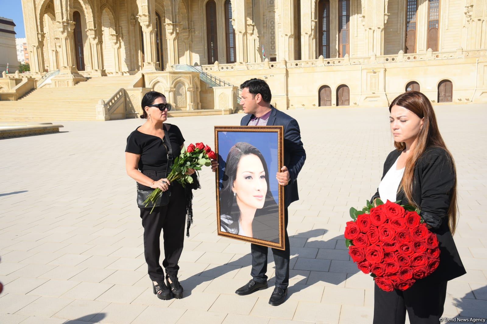 Qənirə Paşayeva ilə vida mərasimi başa çatıb (FOTO/VİDEO) (YENİLƏNİB)